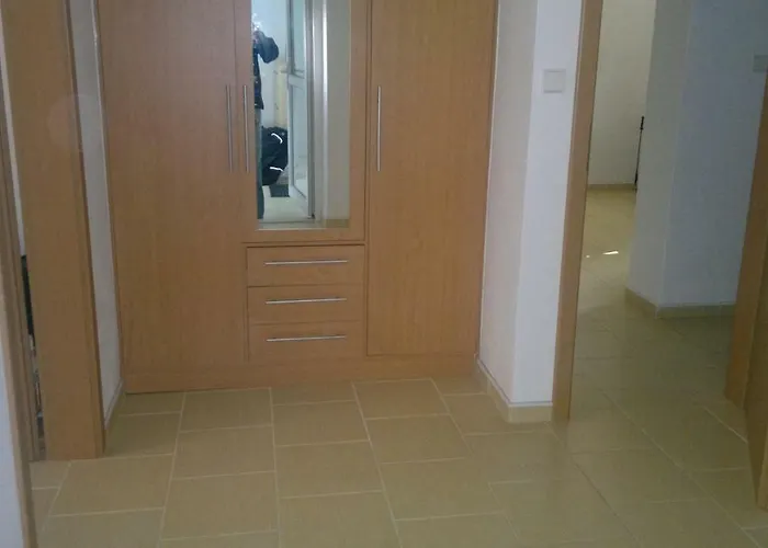 Apartman Srni דירה *